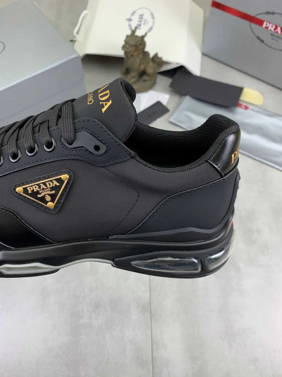 Men's men's shoes 💰pP640 💰[New model] The top version is now available on the official website, 🆘 The air-cushion shock-absorbing thick-soled trendy brand (Prada) is the main popular model, the avant-garde and versatile fashionable men's shoes are privately modeled, and the cowhide surface is spliced 1:1.. The fashion is simple, the original imported cowhide feet; the atmosphere, personality, more fashionable, eye-catching, and pursuit of class, it will subvert the old idea, and be with you to spend time with fashion trendsetters! Must keep for yourself ! Tall and comfortable, large and low, high-end quality workmanship. Size: 38-45; 3️⃣colors available.